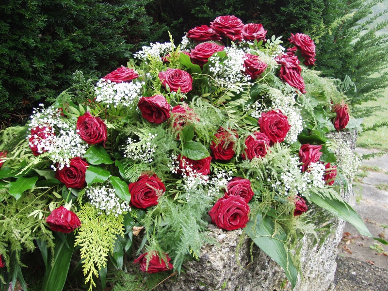 funeraire-MONTFERRAT-min_roses-61203